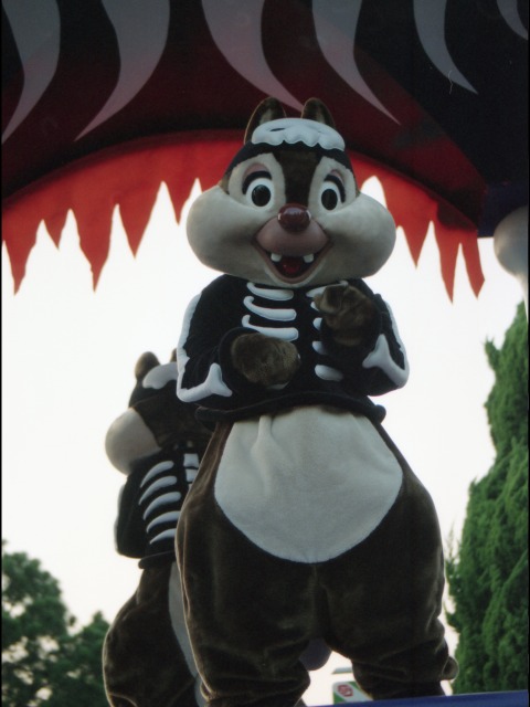 デール（ディズニー・ハロウィーン・パレード 2003）