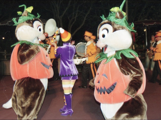 デールとチップ（ディズニー・ハロウィーン 2003）