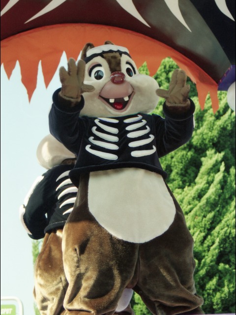 デール（ディズニー・ハロウィーン・パレード 2003）