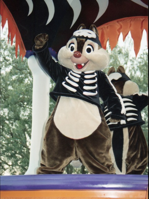 デール（ディズニー・ハロウィーン・パレード 2003）