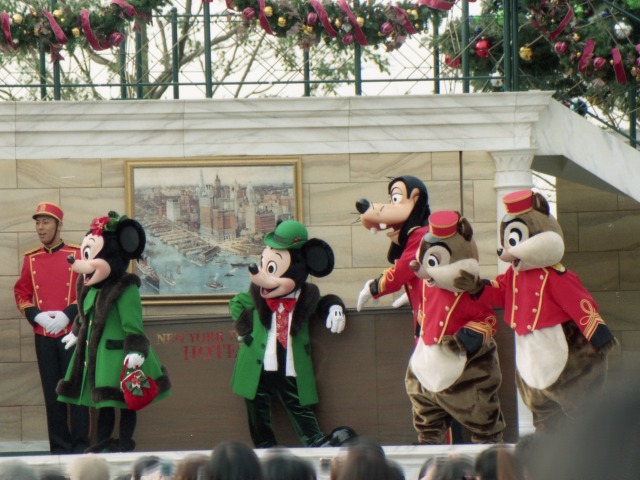 ミニー、ミッキー、グーフィー、デール、チップ（クリスマス・ホリデー・イン・ニューヨーク）