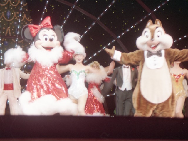 ミニー、チップ（アンコール！ クリスマスバージョン）