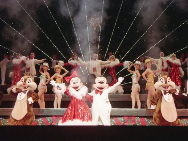 デール、ミニー、ミッキー、チップ（アンコール！ クリスマスバージョン）