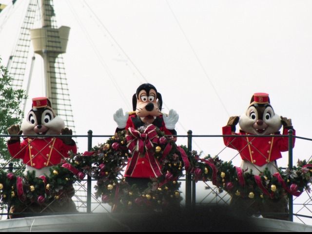 チップ、グーフィー、デール（クリスマス・ホリデー・イン・ニューヨーク）