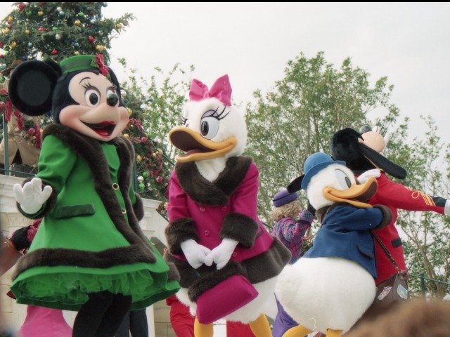 ミニー、デイジー、ドナルド、グーフィー（クリスマス・ホリデー・イン・ニューヨーク）