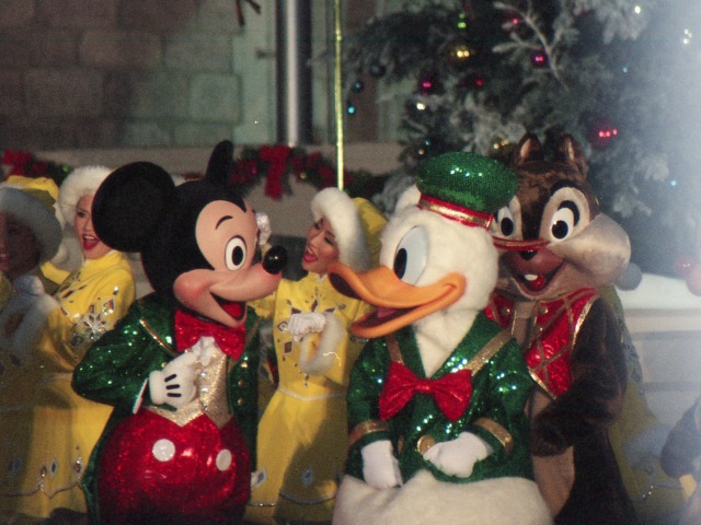 ミッキー、ドナルド、チップ（ミッキーのメリークリスマス）
