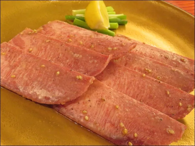 タン塩 Tカット(焼肉トラジ)