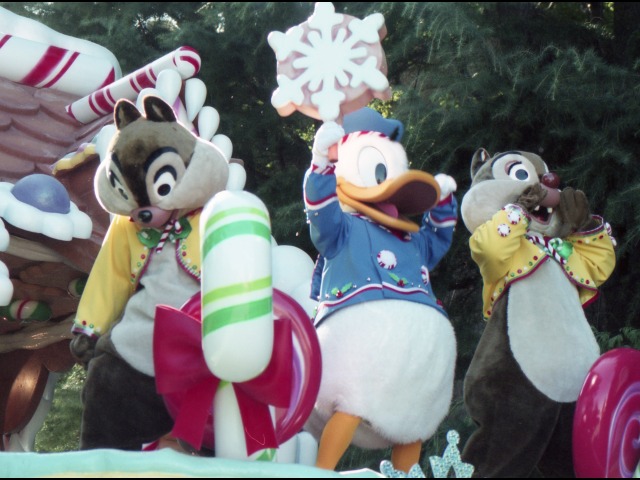 チップ、ドナルド、デール（ドリーム・オブ・クリスマス）