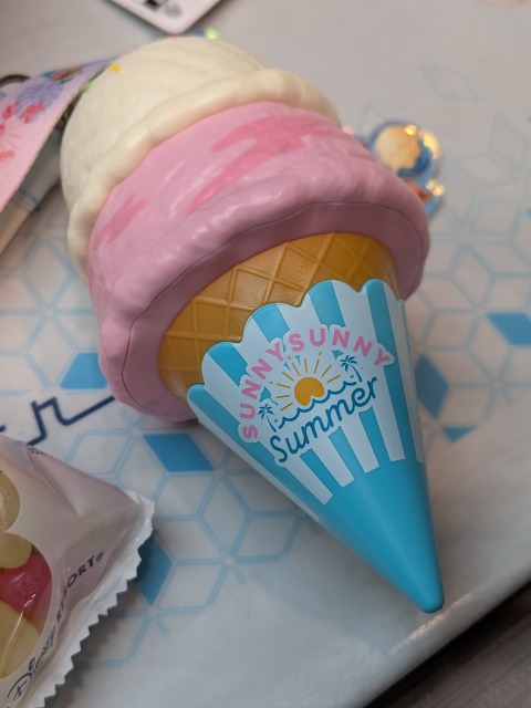 アイスクリームモチーフ ミニスナックケース（プラズマ・レイズ・ダイナー）