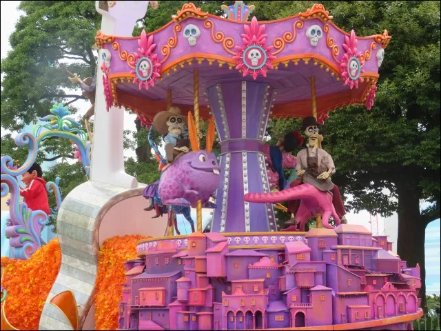 パパ・フリオとオスカルかフェリペ（ディズニー・ハーモニー・イン・カラー）