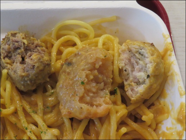 ミートボール断面（Susan's MEAT BALL）