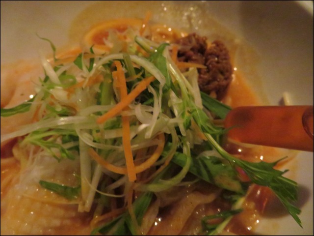冷やし担担麺 アップ（ヴォルケイニア・レストラン）