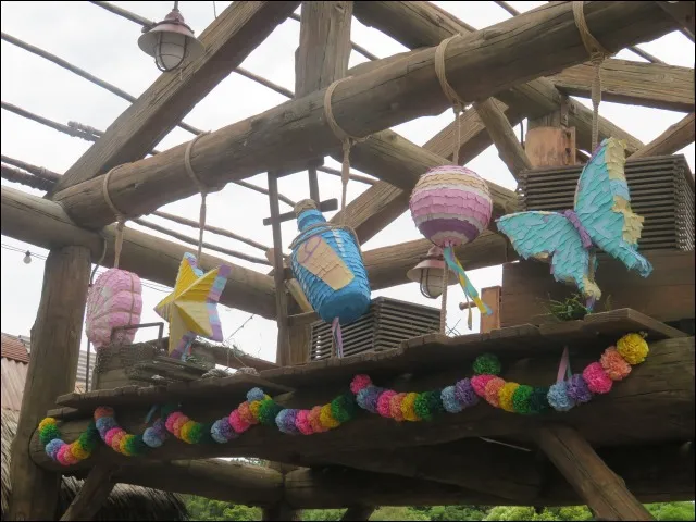 さまざまなピニャータ(カラフルハピネス)