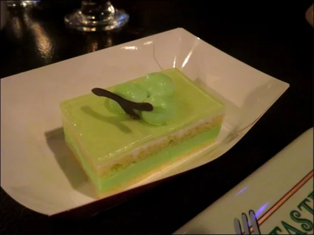 マスカットムースケーキ(ヴォルケイニア・レストラン)