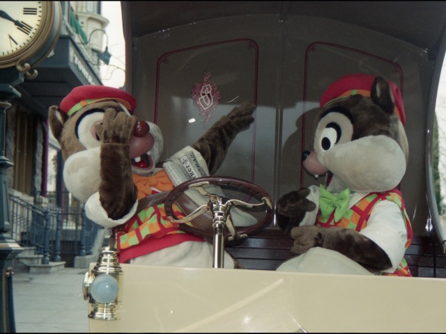 デールとチップ（アメリカンウォーターフロント）