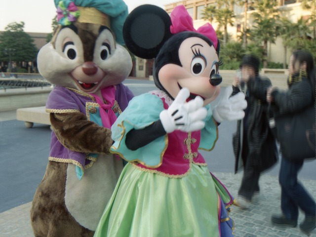 デールとミニー（エントランス）