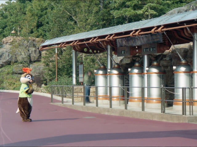 ファストパス発券所（ポートディスカバリー）