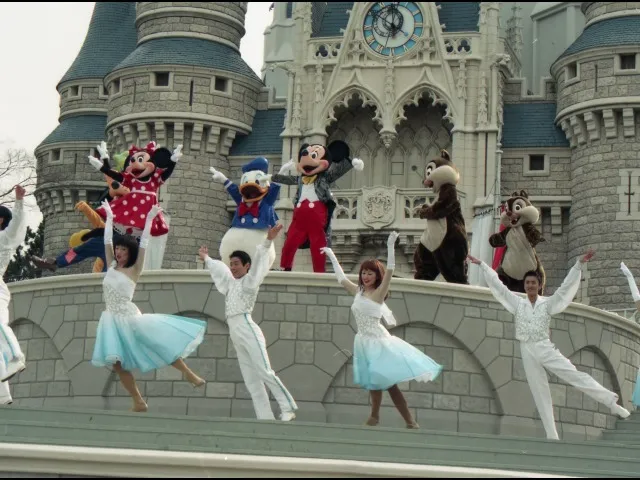 ミニー、ドナルド、ミッキー、チップ、デール（リメンバー・ザ・ドリーム）