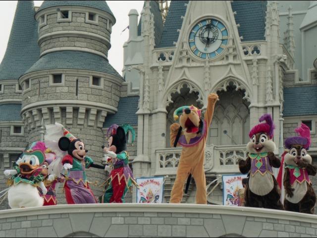 ドナルド、ミニー、ミッキー、プルート、チップ、デール（リメンバー・ザ・ドリーム）