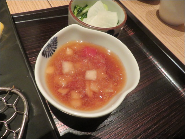 トマトと玉ねぎのさっぱり香味ダレ（とんかつ 和幸）