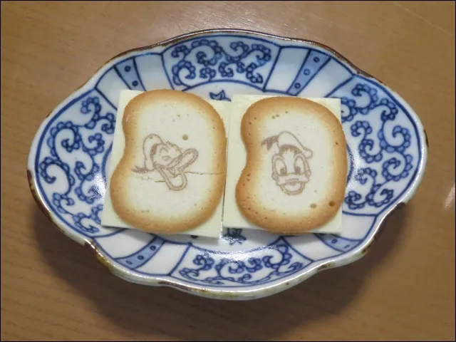 ドナルドダックのショコラサンド（東京ばな奈）