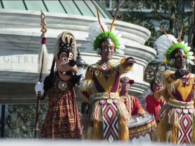 グーフィーとアフリカチーム（ディズニー・リズム・オブ・ワールド）