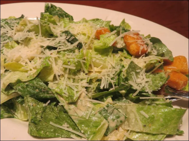 BIGシーザーサラダ アップ（OUTBACK STEAKHOUSE）