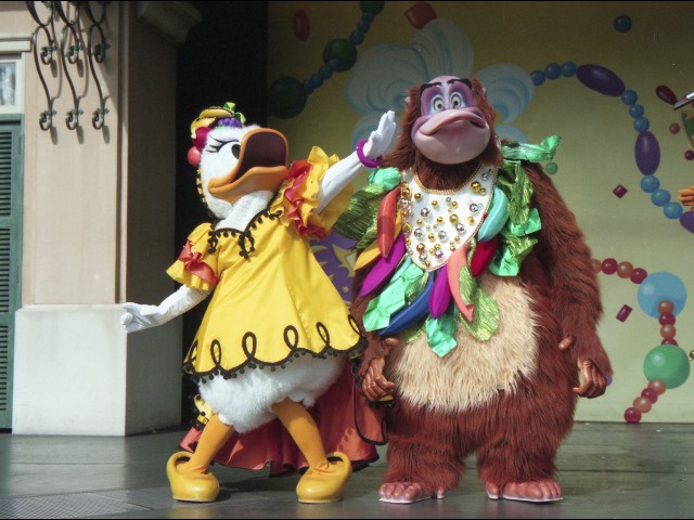 デイジーとキング・ルイ（ミッキーのアドベンチャーランド・マルディグラ）