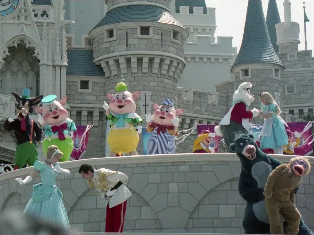 三匹の子ブタチーム、シンデレラチーム、ふしぎの国のアリスチーム、ジャングルブックチーム（リメンバー・ザ・ドリーム）