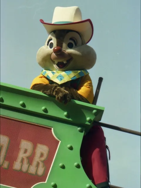 デール(ディズニー・ドリームス・オン・パレード)