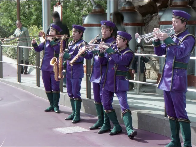 管楽器(ディスカバリー・ミュージック・トゥループ)