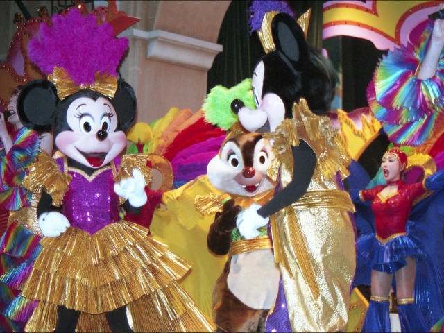 ミニー、デール、ミッキー（ミニー・オー！ミニー）