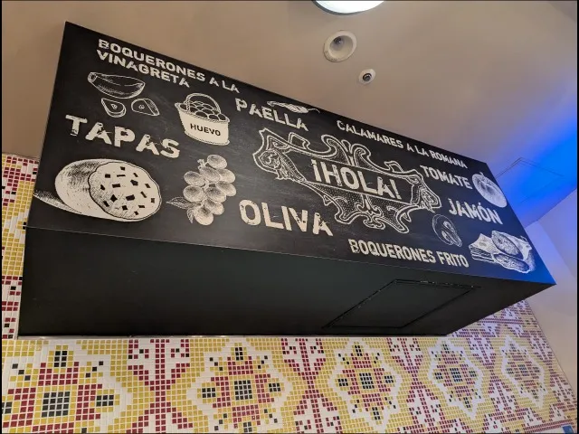 店内天井ボックス(バル・リカ・セルヴェッサ)