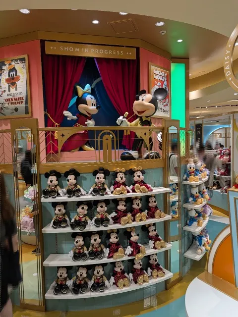 公演中の舞台(ディズニーストア)