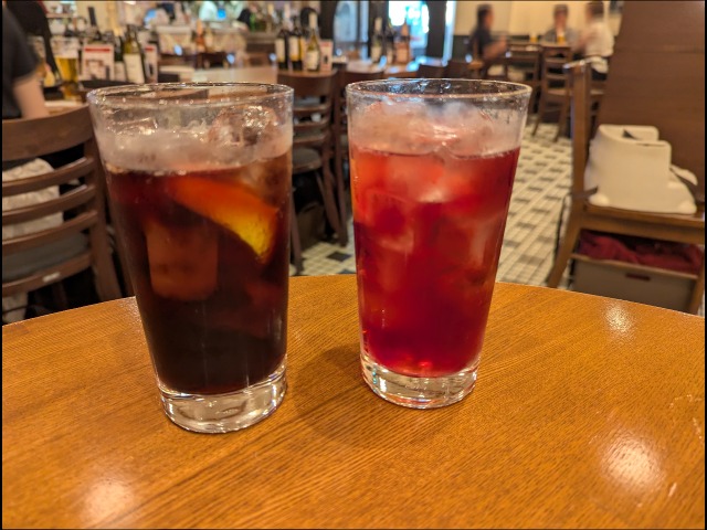 カリモーチョとキティ（バル・リカ・セルヴェッサ）