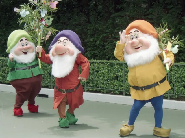 ハッピー、グランピー、ドク（ディズニー・スターフェスティバル）
