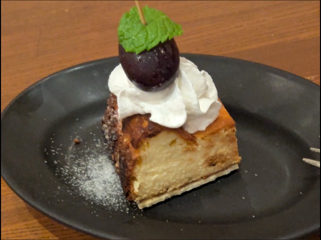 バスクチーズケーキ（バル・リカ・セルヴェッサ）