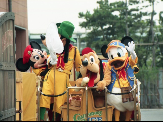 ミニー、グーフィー、プルート、ドナルド（ディズニーキッズ・サマーアドベンチャー）