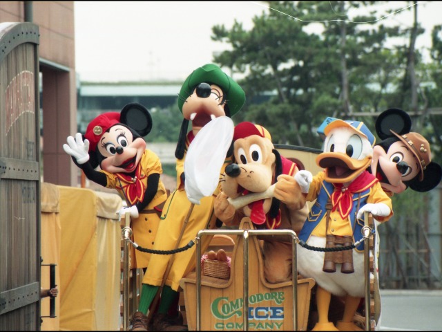 ミニー、グーフィー、プルート、ドナルド、ミッキー（ディズニーキッズ・サマーアドベンチャー）