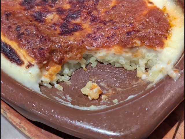ミラノ風ドリア 断面（サイゼリヤ）