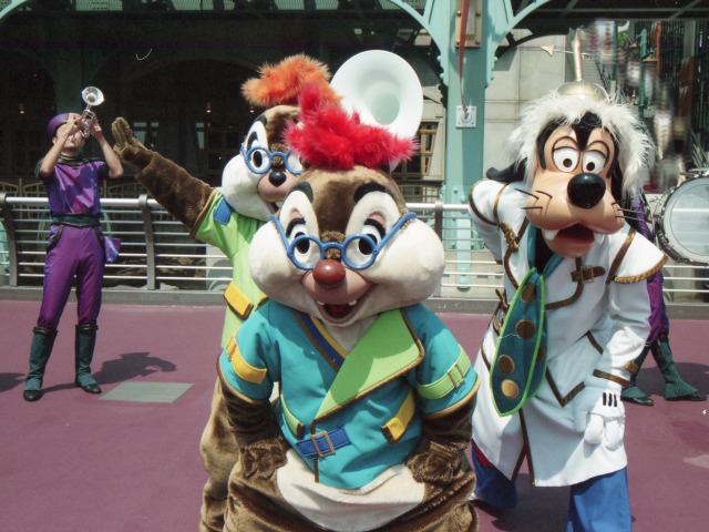 チップ、デール、グーフィー（ディスカバリー・ミュージック・トゥループ）