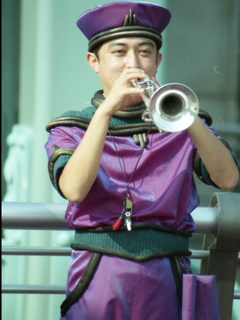 トランペット（ディスカバリー・ミュージック・トゥループ）