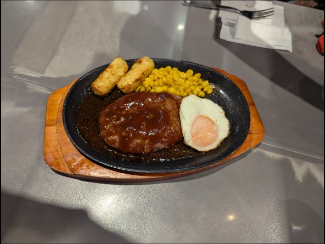 ハンバーグステーキ（サイゼリヤ）