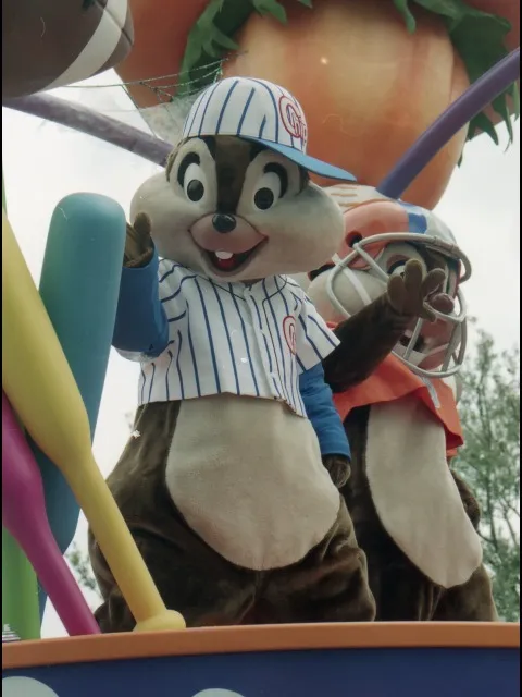 チップとデール（ディズニー・ハロウィーン・パレード 2004）