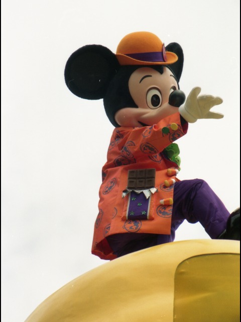 ミッキーマウス（ディズニー・ハロウィーン・パレード 2004）
