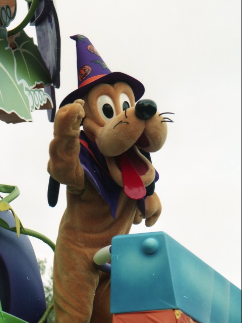 プルート（ディズニー・ハロウィーン・パレード 2004）