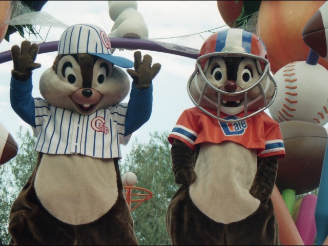 チップとデール（ディズニー・ハロウィーン・パレード 2004）