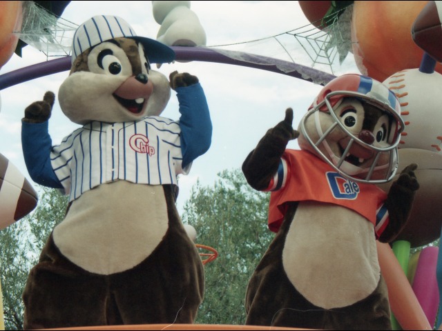 チップとデール（ディズニー・ハロウィーン・パレード 2004）