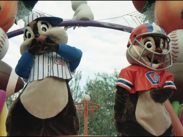 チップとデール（ディズニー・ハロウィーン・パレード 2004）