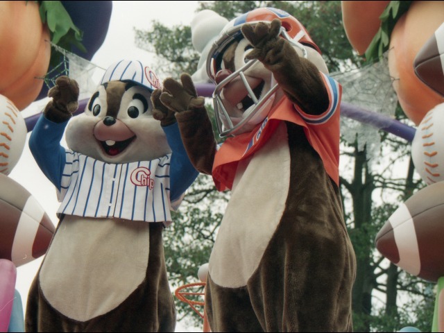 チップとデール（ディズニー・ハロウィーン・パレード 2004）